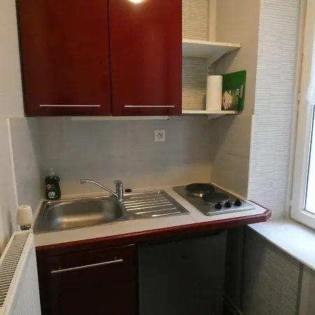 Avec Lit Queensize Апартаменты *