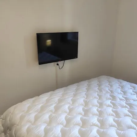 Avec Lit Queensize Апартаменты *